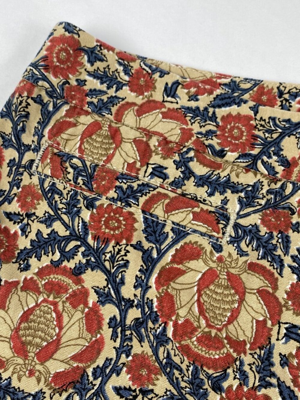 NWT Liz Claiborne Women's Size 4 Audra Floral Capri Pants Pockets - Picture 8 of 16